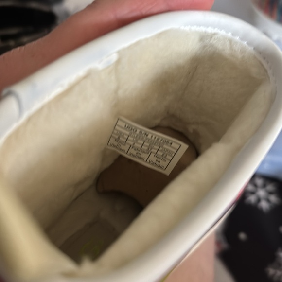 UGG women Rainbow Boots - Picture 4 of 13